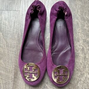 Tory Burch Reva Ballet Flats Size 10  Purple Suede Gold Logo Medallion